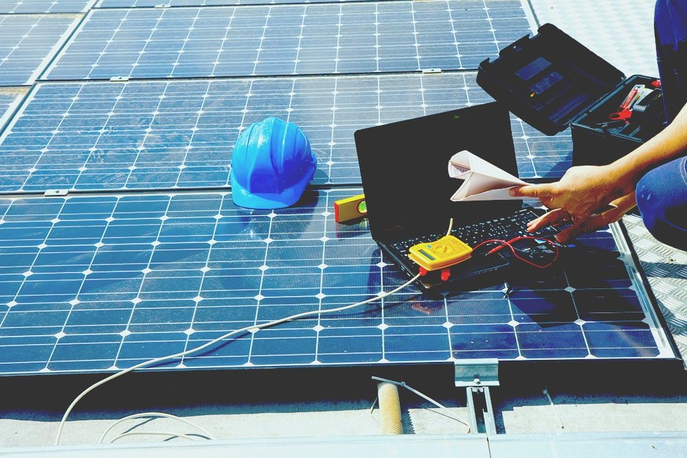labor cost of installing solar panels uk